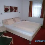 Gaestehaus Hirschenhof Pensjonat 3*