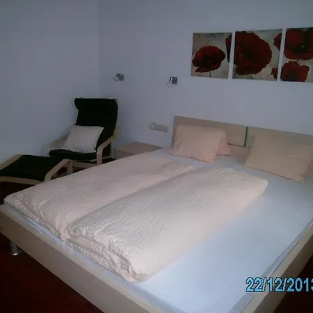 Πανσιόν Gaestehaus Hirschenhof 3*