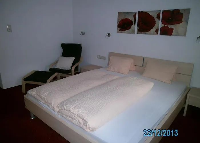 Πανσιόν Gaestehaus Hirschenhof 3*