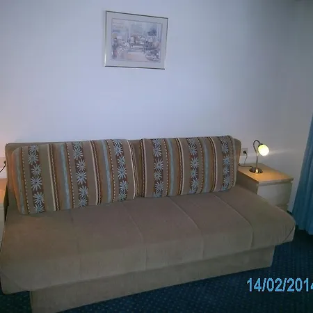 Gasthuis Gaestehaus Hirschenhof 3*